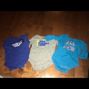 Nike long sleeve onesies size 9-12 months